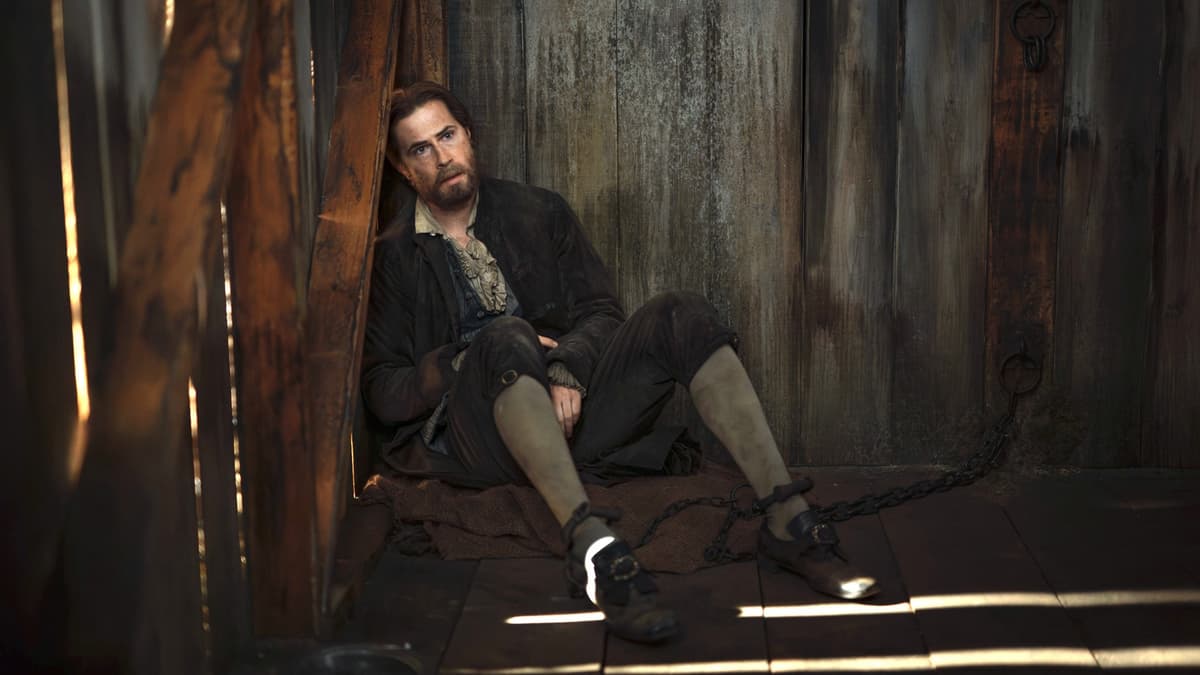 Outlander's David Berry On Lord John's 'Foolish Hope,' How He And Sam Heughan 'Really Worked' On That Reconciliation Scene
