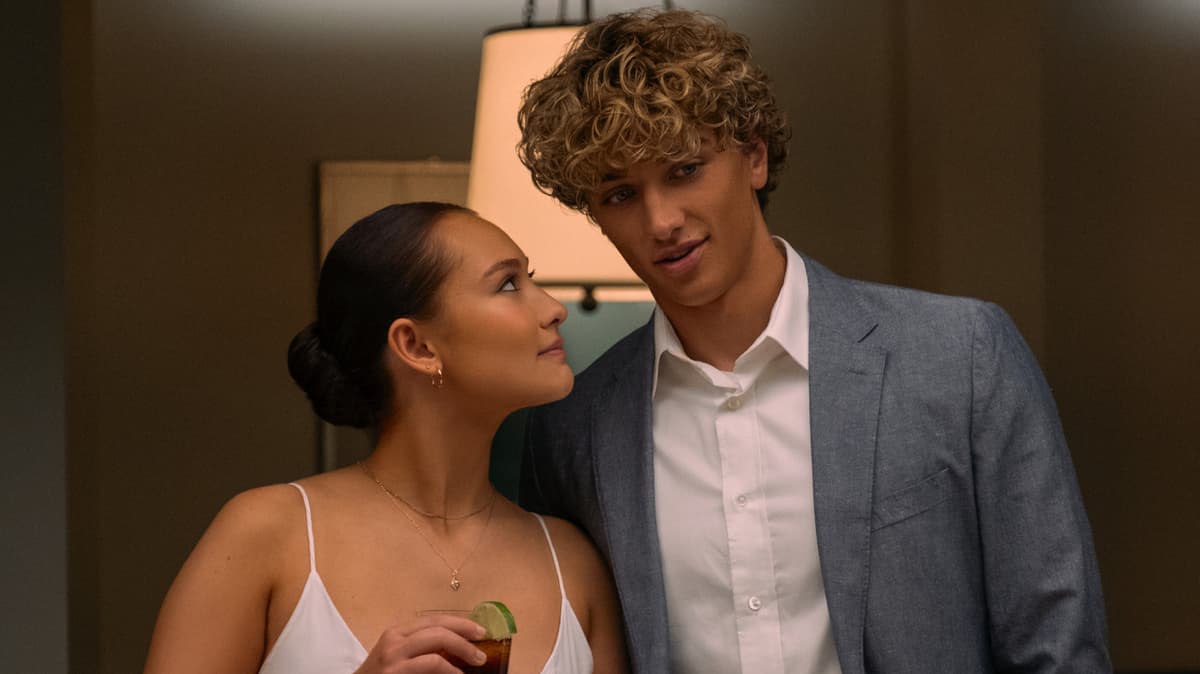 Why The Summer I Turned Pretty's Season 3 Poster Was Changed Weeks After The Finale