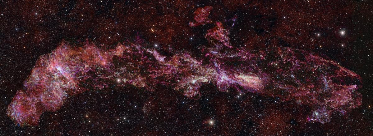 Astronomers Produce the Largest Image Ever Taken of the Heart of the Milky Way