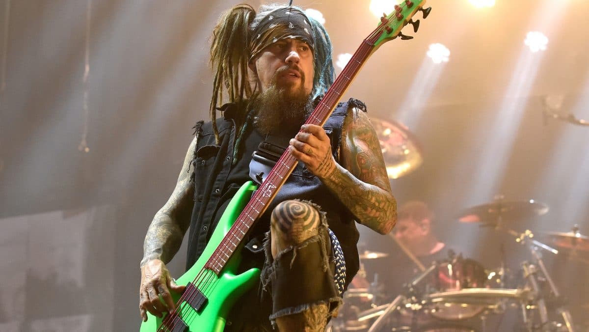 Retired Korn Bassist Fieldy Thanks Bandmate for ‘Very Unexpected Gift’ Amidst New Comments on Why He Left the Band
