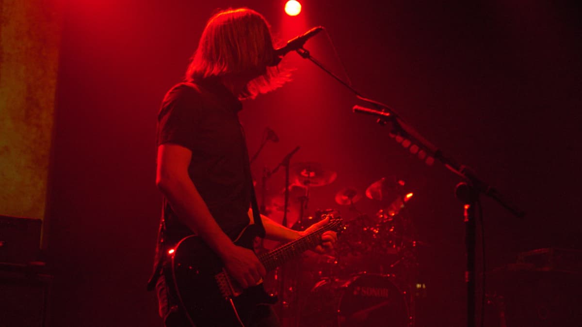 3 Rock Albums From the Year 2000 That Would Dominate Mainstream Radio if They Came Out Today