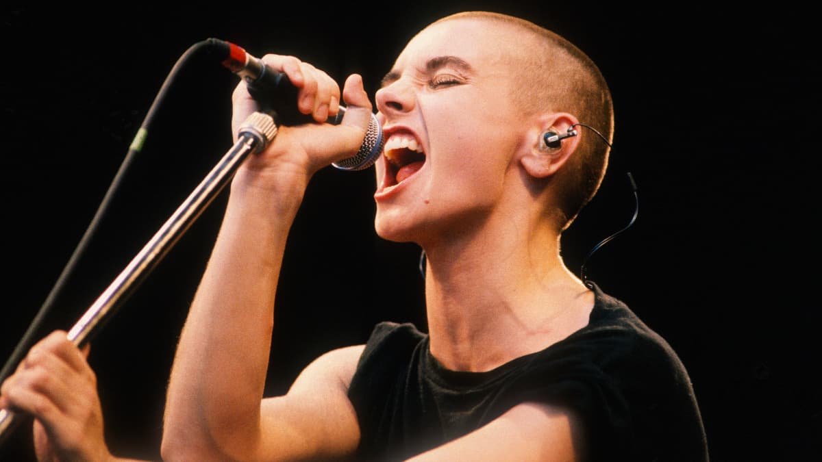 On This Day in 1990, Sinéad O’Connor Hit No. 1 With a Prince Cover 26 Years to the Day Before...