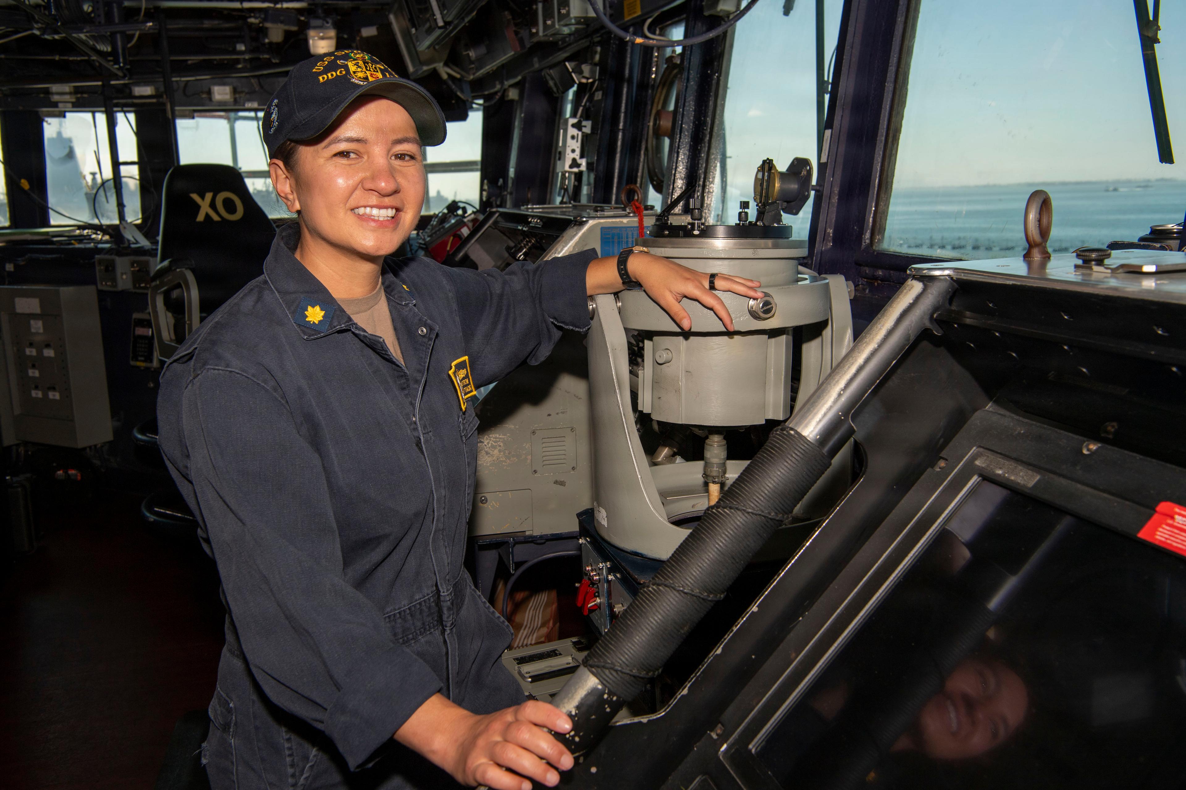 Navy Names Surface Warfare Officers of the Year