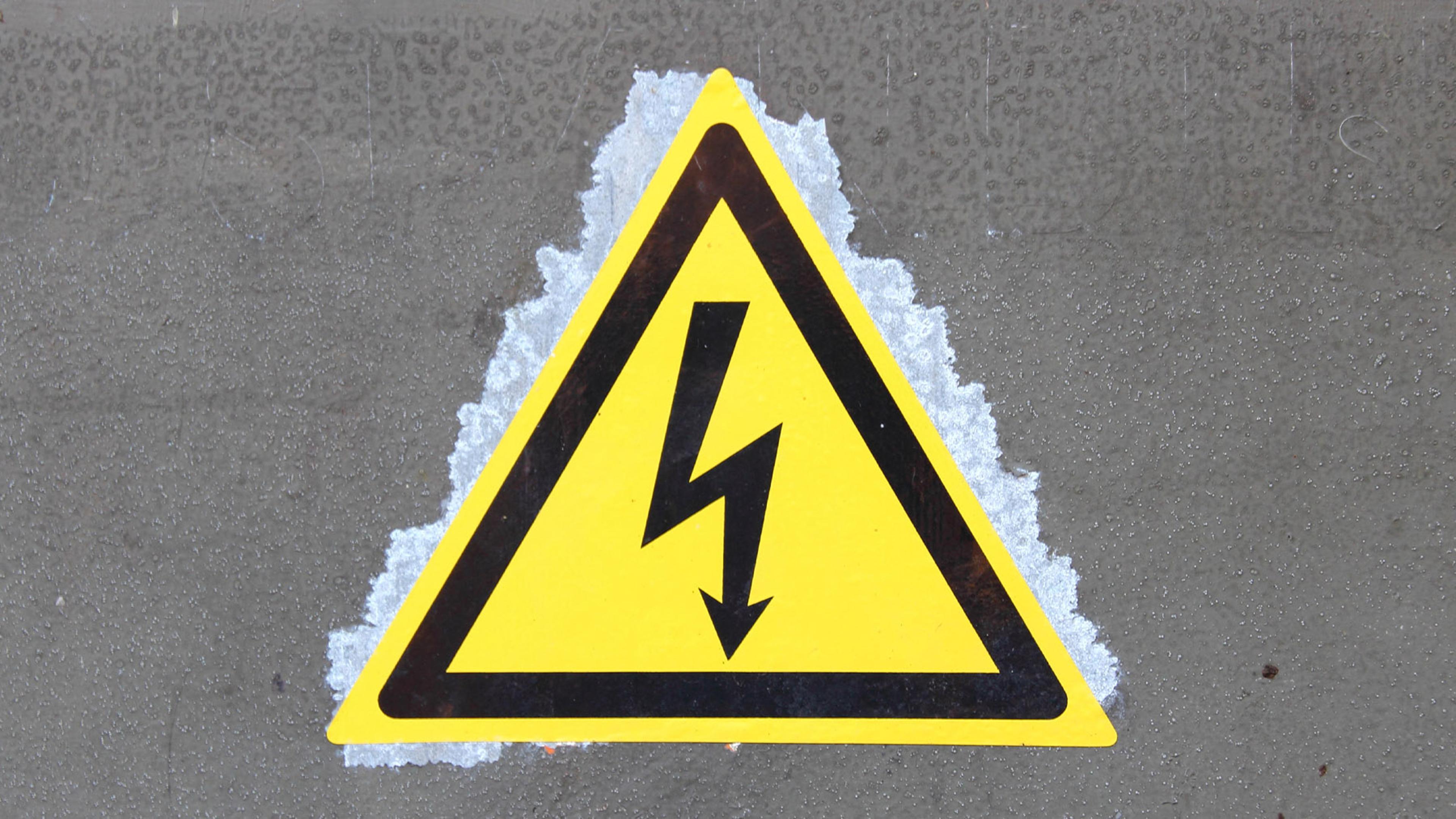 Voltage Ride-Through: A Key Ingredient in Data Center Resilience