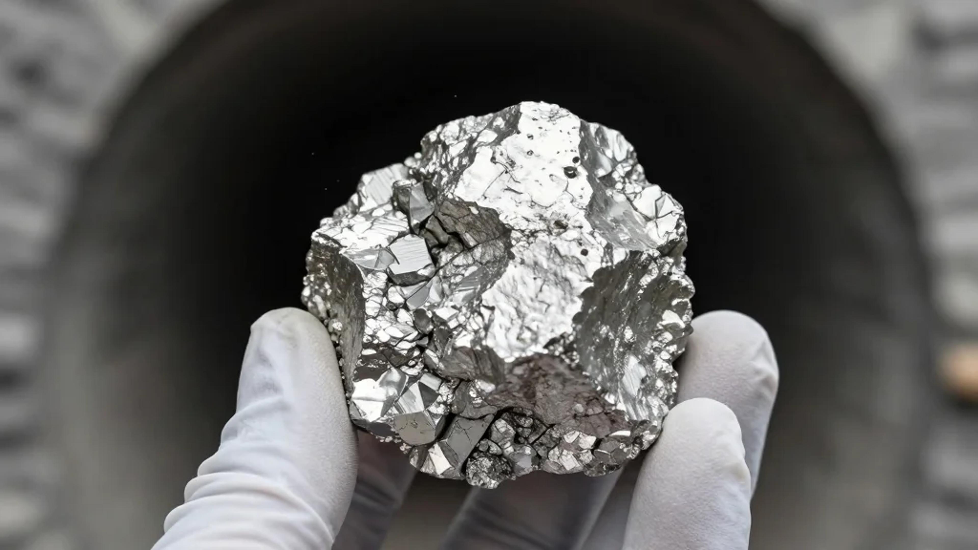 Vale Sells Control of Thompson Nickel Complex to Investor Group for up to $200M Injection