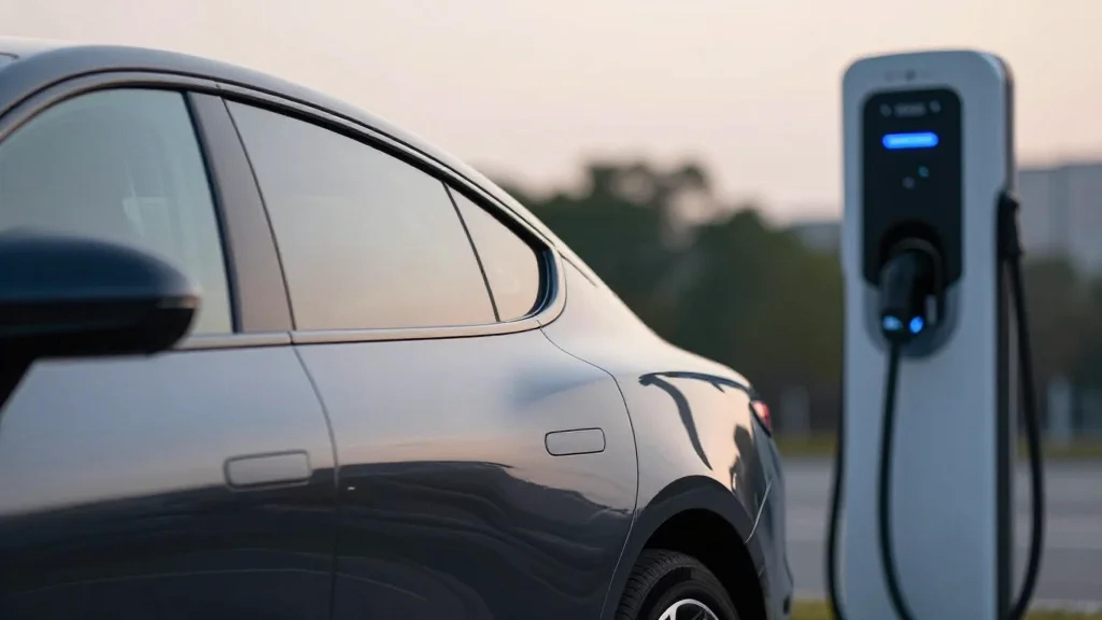 BYD Challenges EV Range Assumptions With 1000 Km Denza Z9