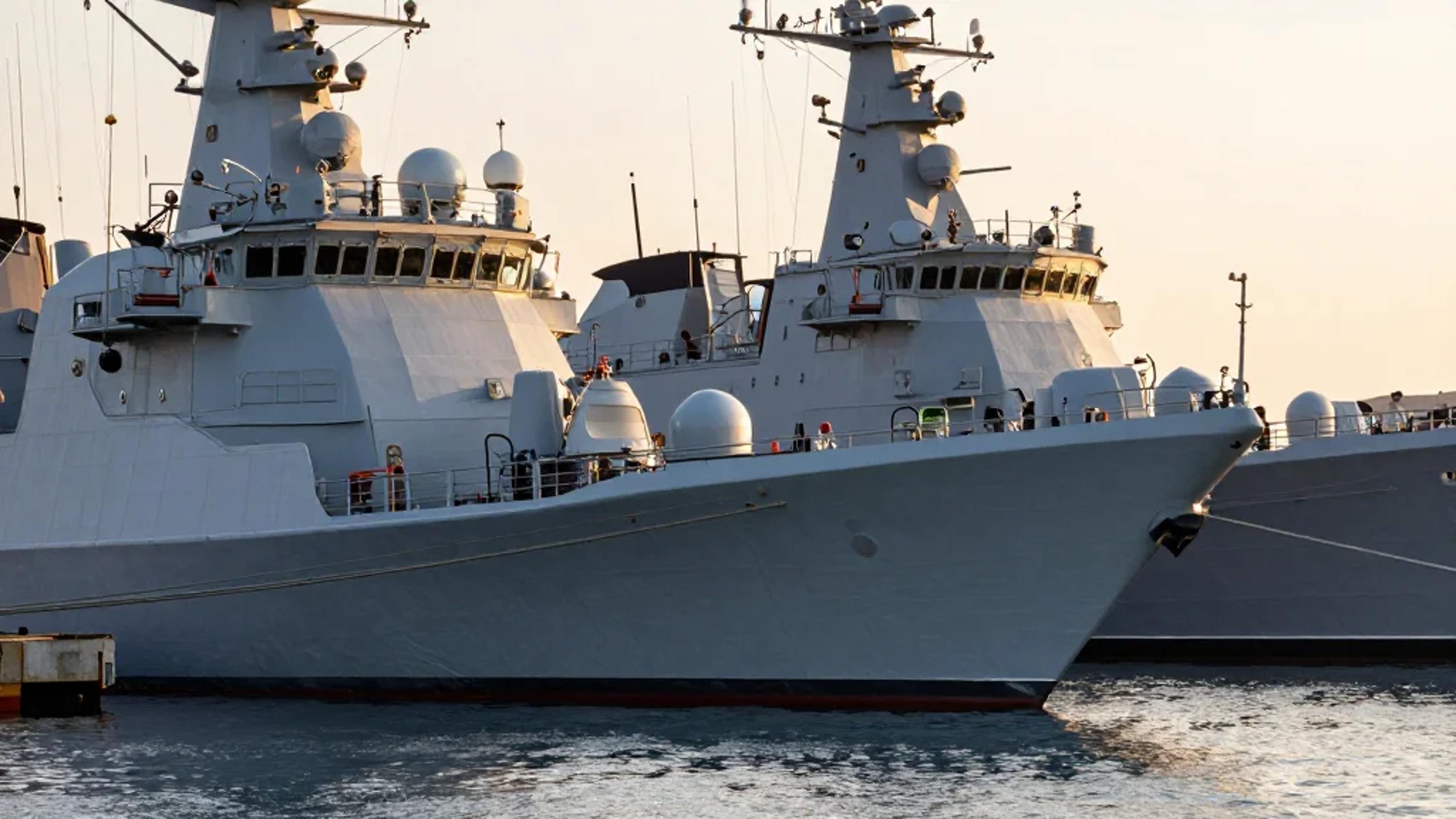 Russian Warship Joins Iran for Exercises Amid US Carrier Presence